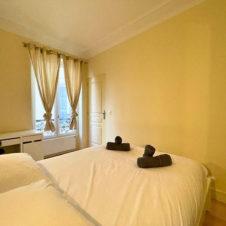 Chambre Lit Double Et Salon Avec Canape-Lit A 10 Minutes Des Champs Elysees Parijs Buitenkant foto