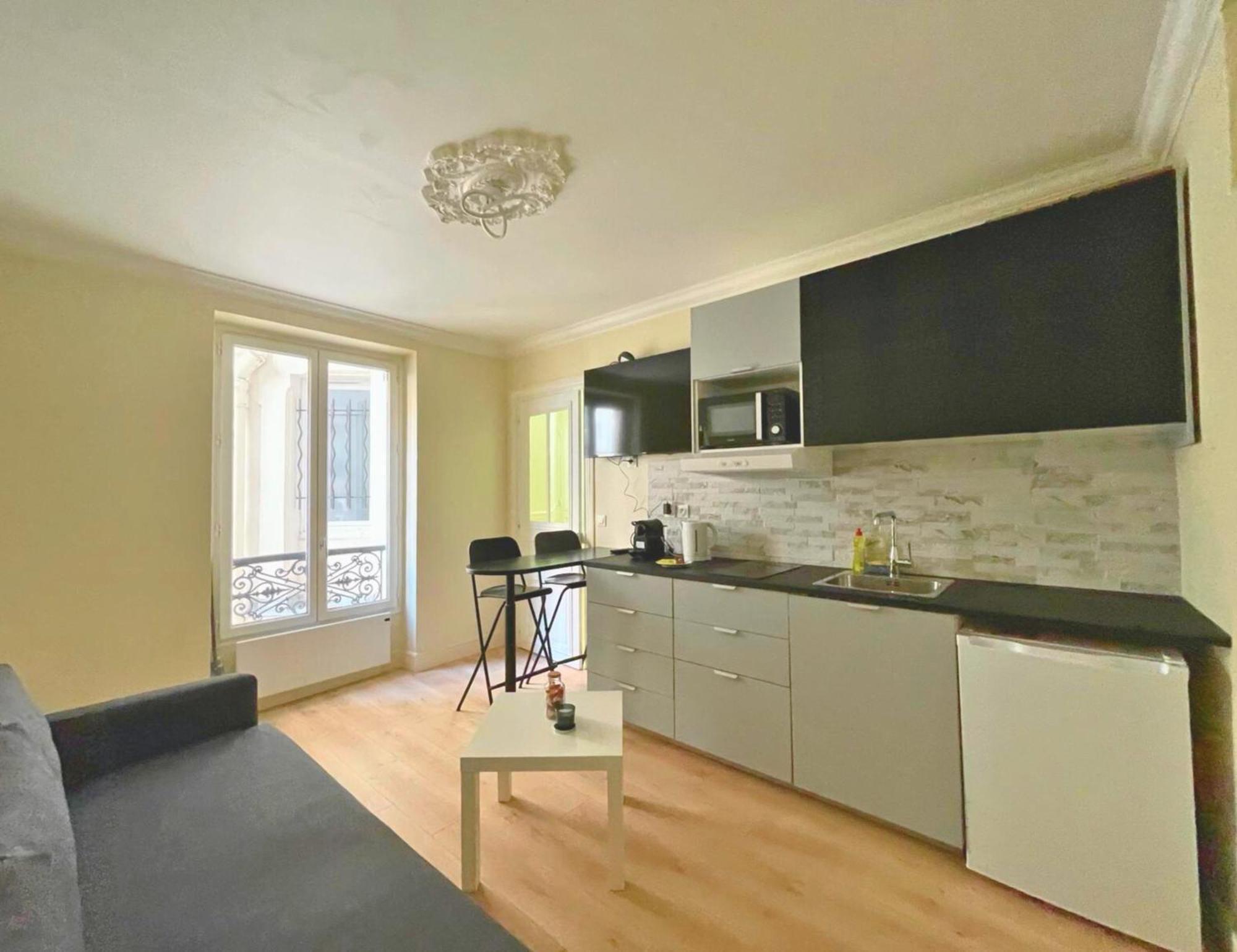 Chambre Lit Double Et Salon Avec Canape-Lit A 10 Minutes Des Champs Elysees Parijs Buitenkant foto